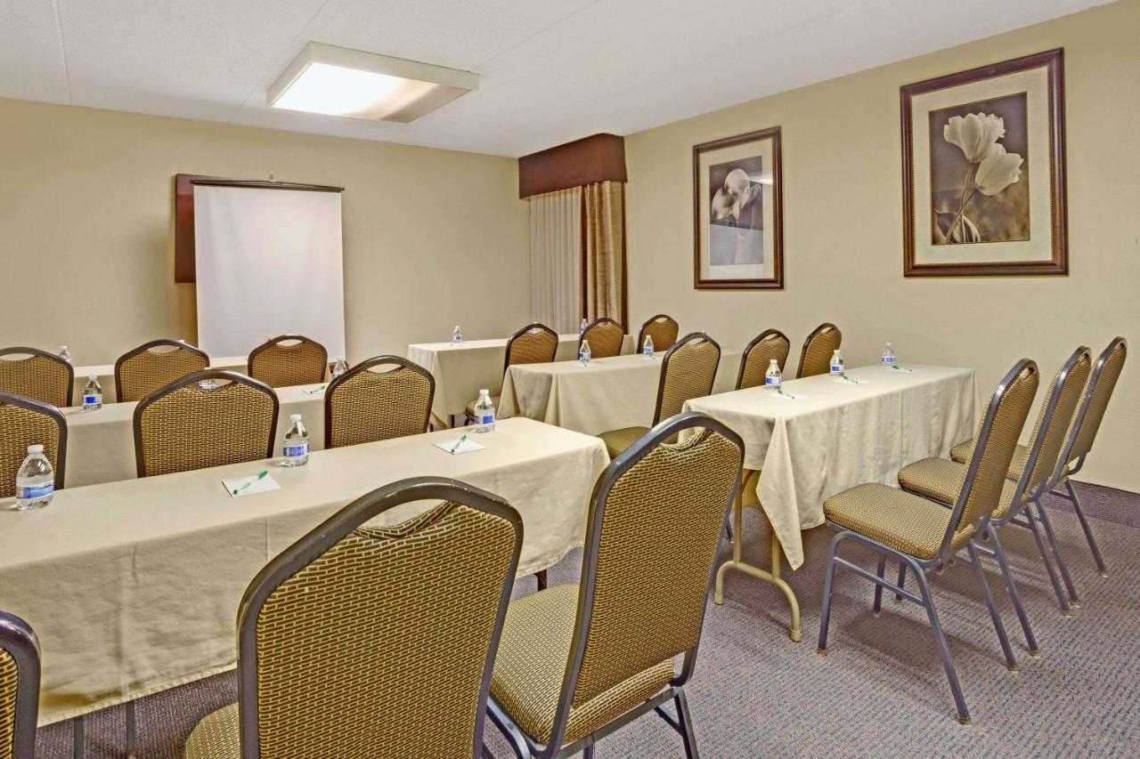 Hotel Wyndham Garden Charlotte Airport Southeast Extérieur photo